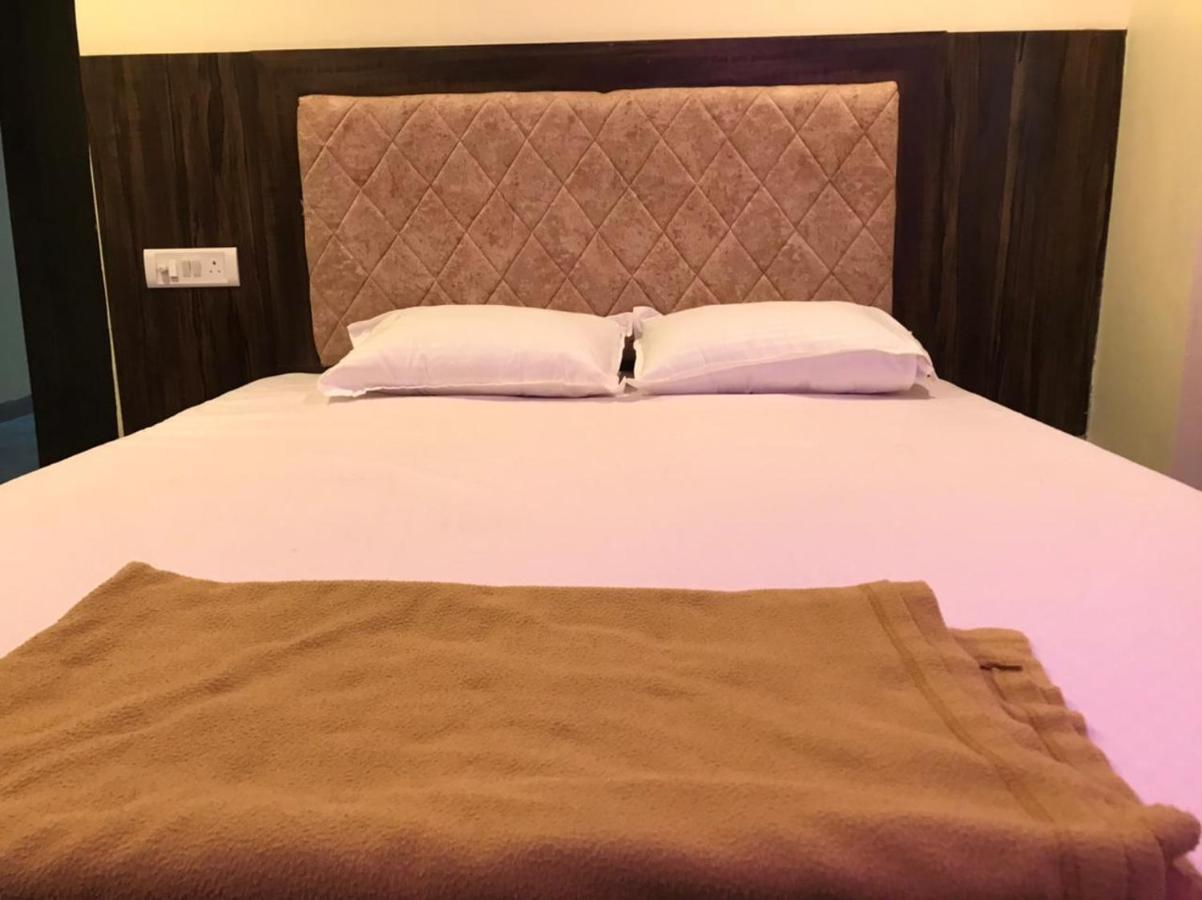 Taloja Midc Hotell Taloje Budrukh Exteriör bild
